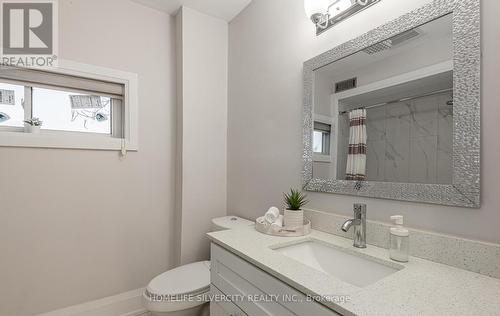 32 Sledman Street, Mississauga, ON - Indoor Photo Showing Bathroom