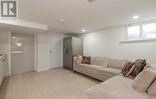 32 Sledman Street, Mississauga, ON - Indoor Photo Showing Living Room