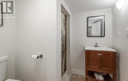 32 Sledman Street, Mississauga, ON - Indoor Photo Showing Bathroom