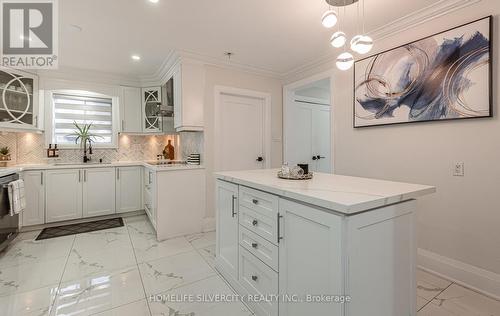 32 Sledman Street, Mississauga, ON - Indoor Photo Showing Kitchen