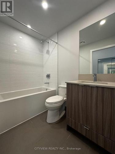 1401 - 4130 Parkside Village Drive, Mississauga, ON - Indoor Photo Showing Bathroom