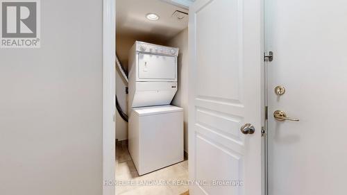 911 - 10 Northtown Way, Toronto, ON - Indoor Photo Showing Laundry Room