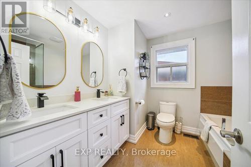 137 Kingsview Boulevard, Toronto, ON - Indoor Photo Showing Bathroom