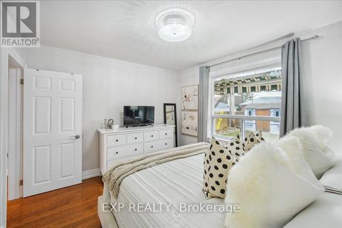 137 Kingsview Boulevard, Toronto, ON - Indoor Photo Showing Bedroom