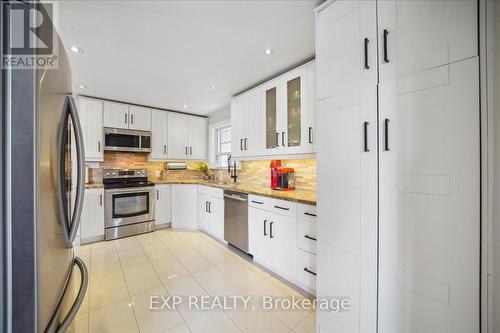 137 Kingsview Boulevard, Toronto, ON - Indoor Photo Showing Kitchen With Stainless Steel Kitchen With Upgraded Kitchen