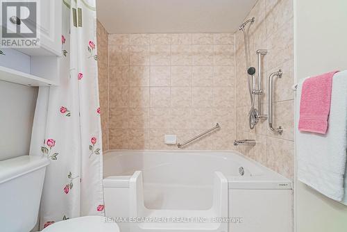 49 - 34 Southbrook Drive, Hamilton, ON - Indoor Photo Showing Bathroom