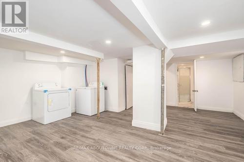 126 Harmony Avenue, Hamilton, ON - Indoor Photo Showing Laundry Room