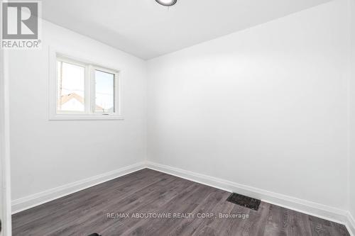 126 Harmony Avenue, Hamilton, ON - Indoor Photo Showing Other Room