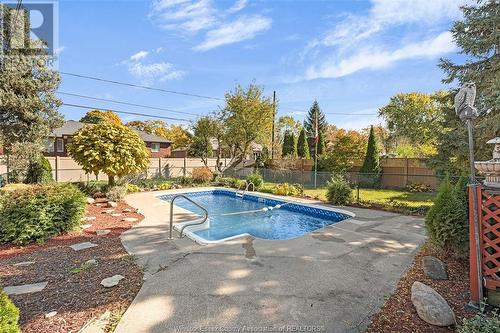 2514 Westminster Boulevard, Windsor, ON - Outdoor With In Ground Pool With Backyard