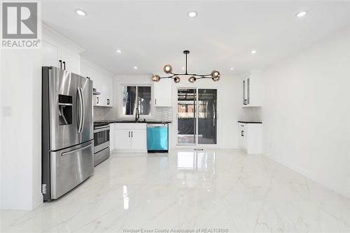 2514 Westminster Boulevard, Windsor, ON - Indoor Photo Showing Kitchen