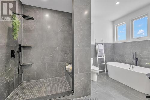 11 Cypress Pointe Unit# Main, Leamington, ON - Indoor Photo Showing Bathroom