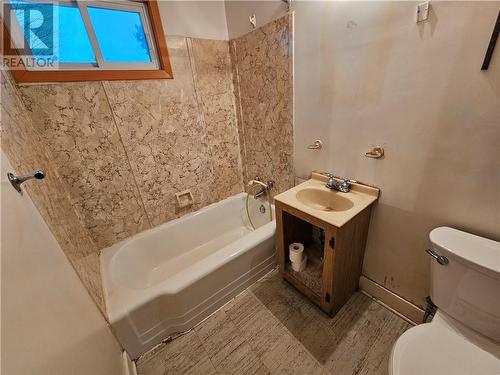 107 Nepahwin Avenue, Greater Sudbury, ON - Indoor Photo Showing Bathroom