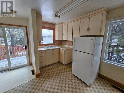 107 Nepahwin Avenue, Greater Sudbury, ON - Indoor Photo Showing Kitchen