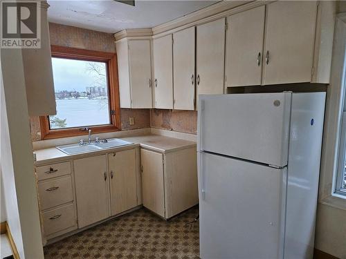 107 Nepahwin Avenue, Greater Sudbury, ON - Indoor Photo Showing Kitchen With Double Sink