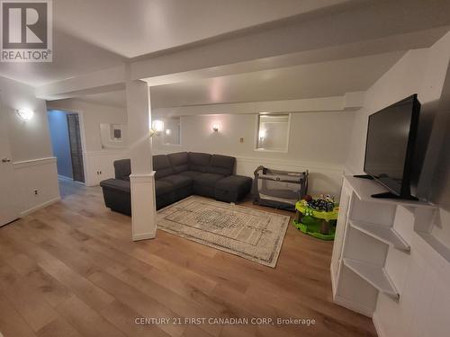 37 Monsarrat Crescent, London, ON - Indoor Photo Showing Other Room