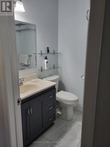 37 Monsarrat Crescent, London, ON - Indoor Photo Showing Bathroom