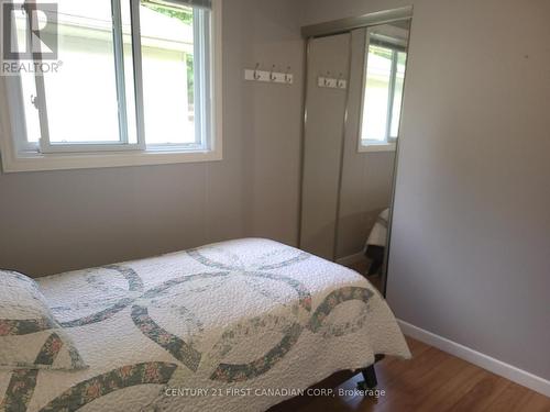 37 Monsarrat Crescent, London, ON - Indoor Photo Showing Bedroom