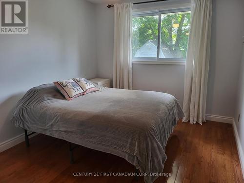 37 Monsarrat Crescent, London, ON - Indoor Photo Showing Bedroom