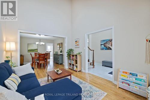 55 Piedmont Crescent, London, ON - Indoor Photo Showing Living Room