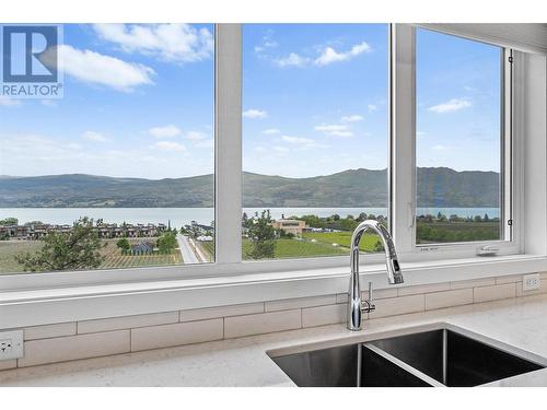 1600 Golden View Drive Unit# 5, West Kelowna, BC - Indoor Photo Showing Kitchen With Double Sink