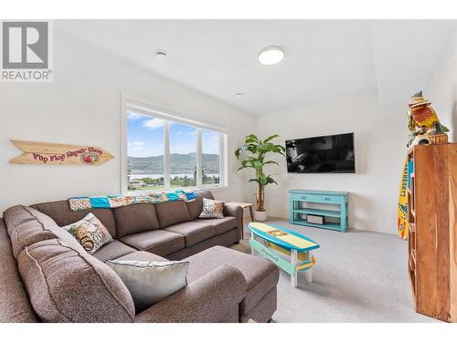 1600 Golden View Drive Unit# 5, West Kelowna, BC - Indoor Photo Showing Living Room With Fireplace