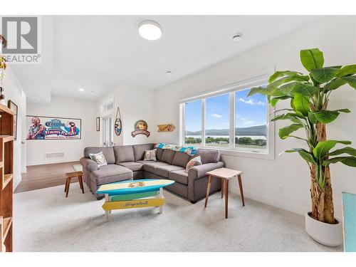 1600 Golden View Drive Unit# 5, West Kelowna, BC - Indoor Photo Showing Living Room