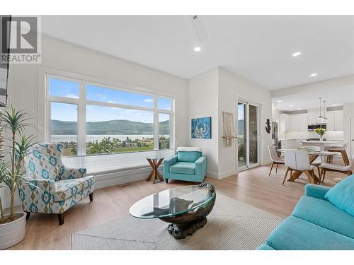 1600 Golden View Drive Unit# 5, West Kelowna, BC - Indoor Photo Showing Living Room