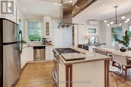 335 Woodbine Avenue, Toronto, ON - Indoor Photo Showing Kitchen With Stainless Steel Kitchen With Upgraded Kitchen