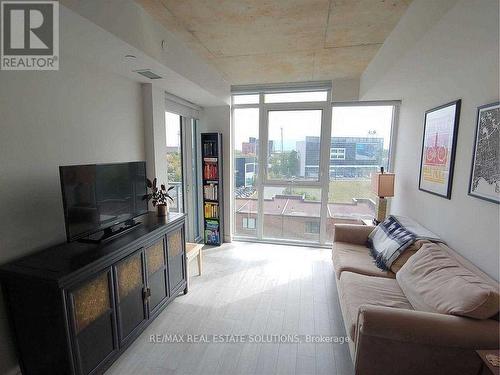 505 - 25 Baseball Place, Toronto, ON - Indoor Photo Showing Living Room