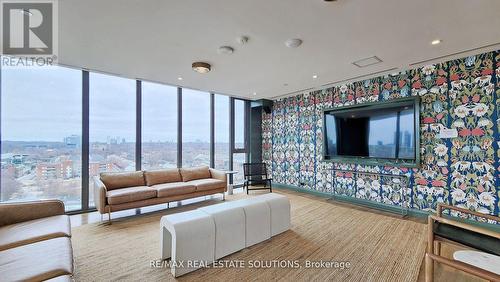 505 - 25 Baseball Place, Toronto, ON - Indoor Photo Showing Living Room