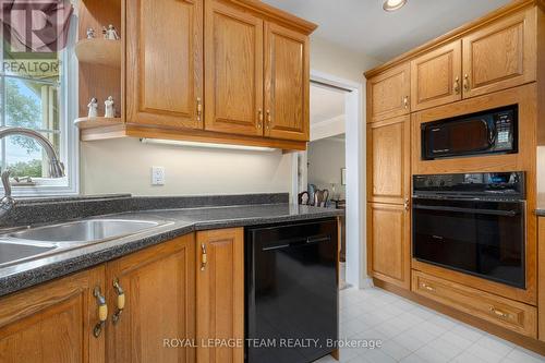 3200 County 31 Road, North Dundas, ON - Indoor Photo Showing Kitchen