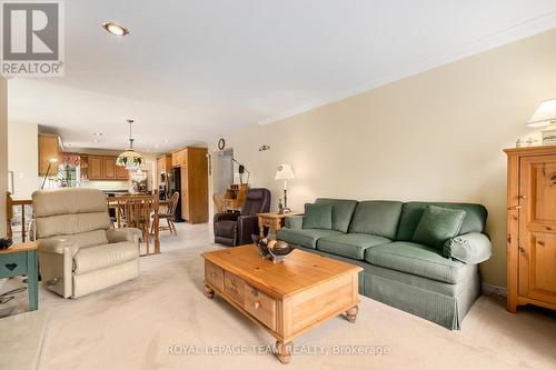 3200 County 31 Road, North Dundas, ON - Indoor Photo Showing Living Room