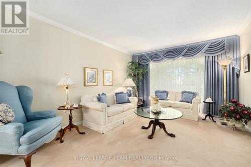 3200 County 31 Road, North Dundas, ON - Indoor Photo Showing Living Room