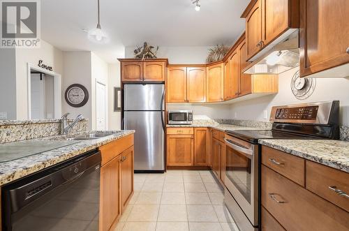 2523 Shannon View Drive Unit# 102, West Kelowna, BC - Indoor Photo Showing Kitchen With Double Sink