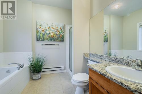 2523 Shannon View Drive Unit# 102, West Kelowna, BC - Indoor Photo Showing Bathroom