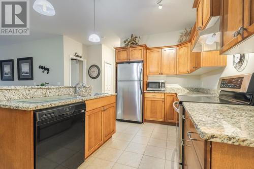 2523 Shannon View Drive Unit# 102, West Kelowna, BC - Indoor Photo Showing Kitchen