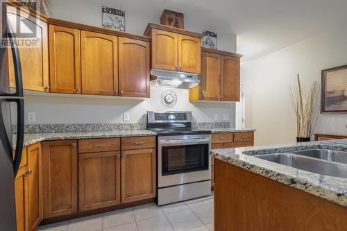 2523 Shannon View Drive Unit# 102, West Kelowna, BC - Indoor Photo Showing Kitchen With Double Sink