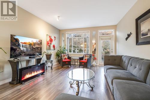 2523 Shannon View Drive Unit# 102, West Kelowna, BC - Indoor Photo Showing Living Room