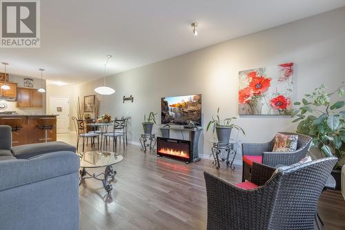 2523 Shannon View Drive Unit# 102, West Kelowna, BC - Indoor Photo Showing Living Room