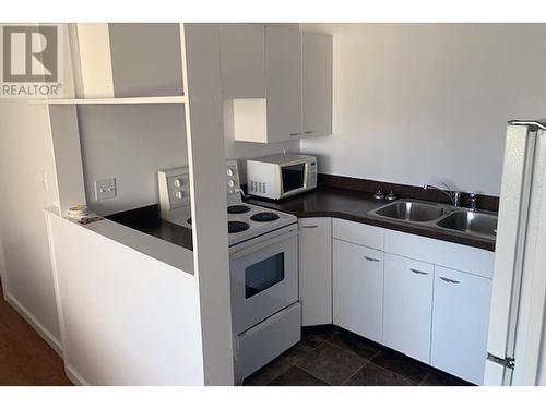 1260 Kingfisher Avenue, Kitimat, BC - Indoor Photo Showing Kitchen With Double Sink