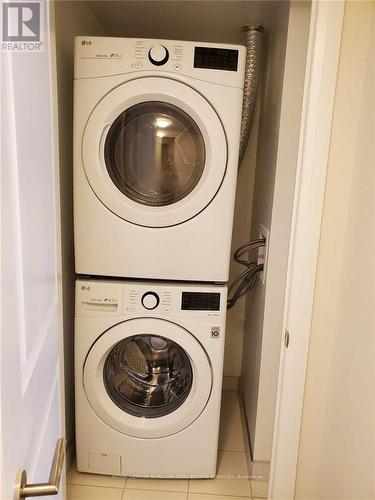 314 - 2301 Danforth Avenue, Toronto, ON - Indoor Photo Showing Laundry Room