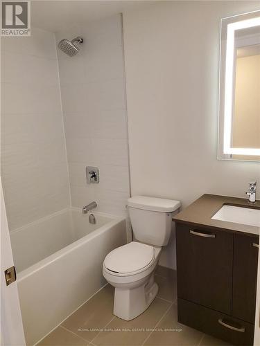 314 - 2301 Danforth Avenue, Toronto, ON - Indoor Photo Showing Bathroom