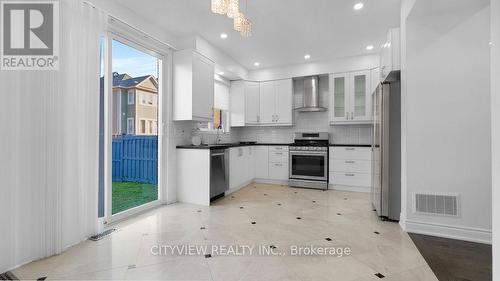 980 Clark Boulevard, Milton, ON - Indoor Photo Showing Kitchen With Upgraded Kitchen