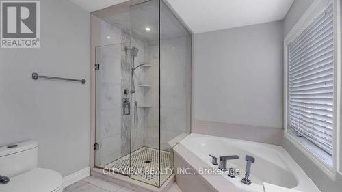 980 Clark Boulevard, Milton, ON - Indoor Photo Showing Bathroom