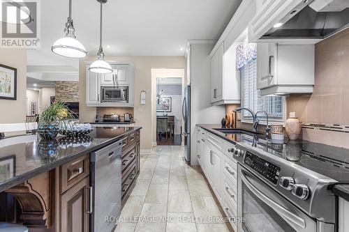 39 Hurricane Road, Pelham (662 - Fonthill), ON - Indoor Photo Showing Kitchen With Upgraded Kitchen