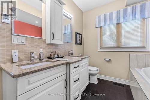 39 Hurricane Road, Pelham (662 - Fonthill), ON - Indoor Photo Showing Bathroom