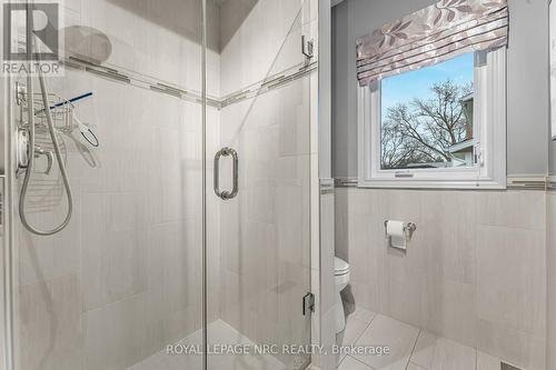 39 Hurricane Road, Pelham (662 - Fonthill), ON - Indoor Photo Showing Bathroom