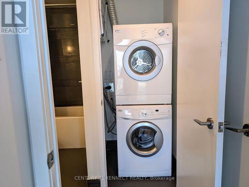 3303 - 390 Cherry Street, Toronto, ON - Indoor Photo Showing Laundry Room