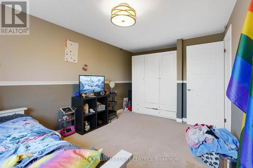 16 Gosney Crescent W, Barrie, ON - Indoor Photo Showing Bedroom