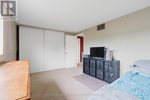 16 Gosney Crescent W, Barrie, ON - Indoor Photo Showing Other Room